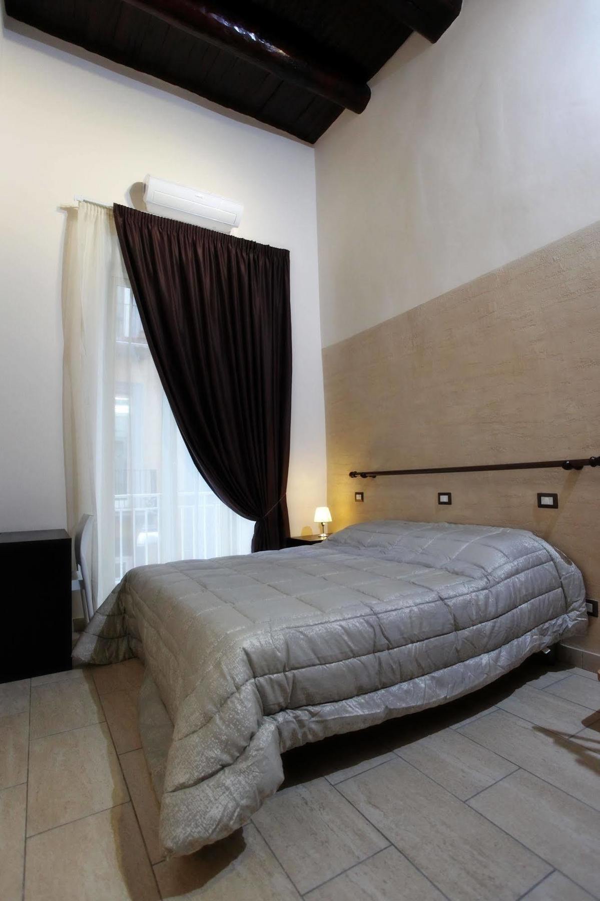 Napoli 2 Affittacamere Exteriör bild